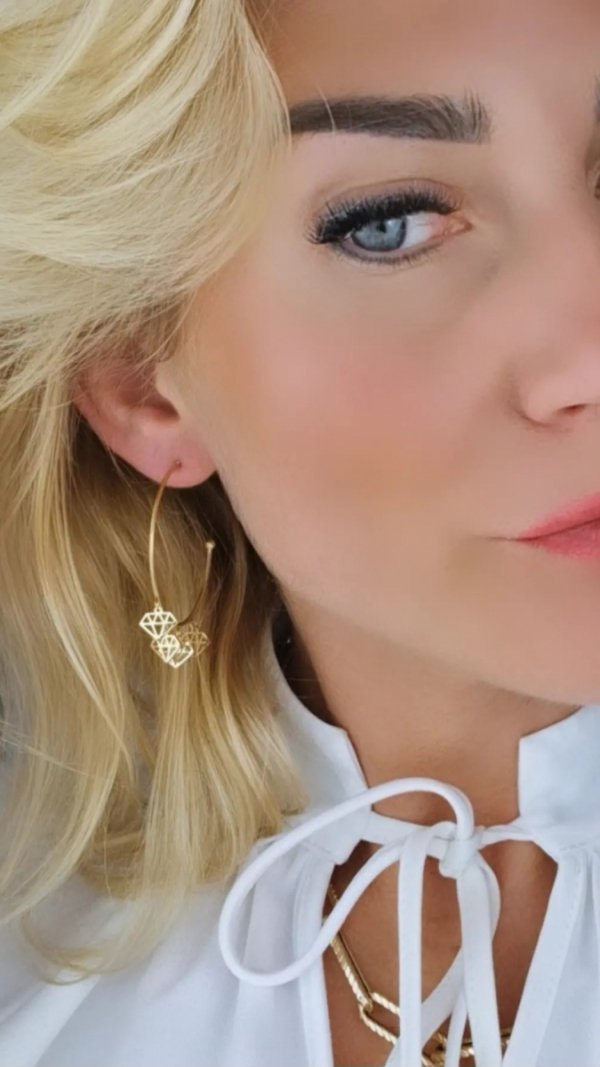 gold earrings made of stainless steel