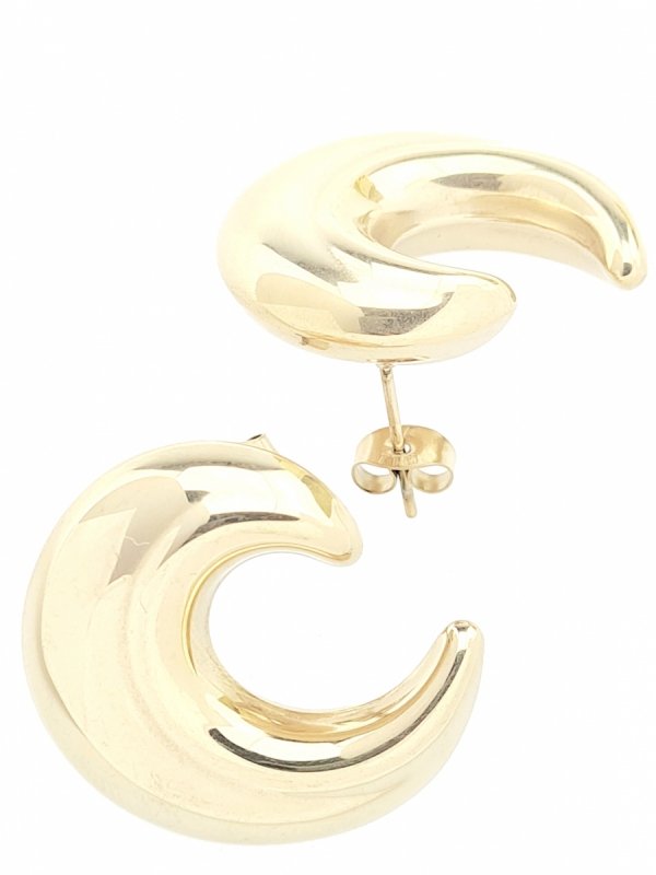 gold earrings made of stainless steel
