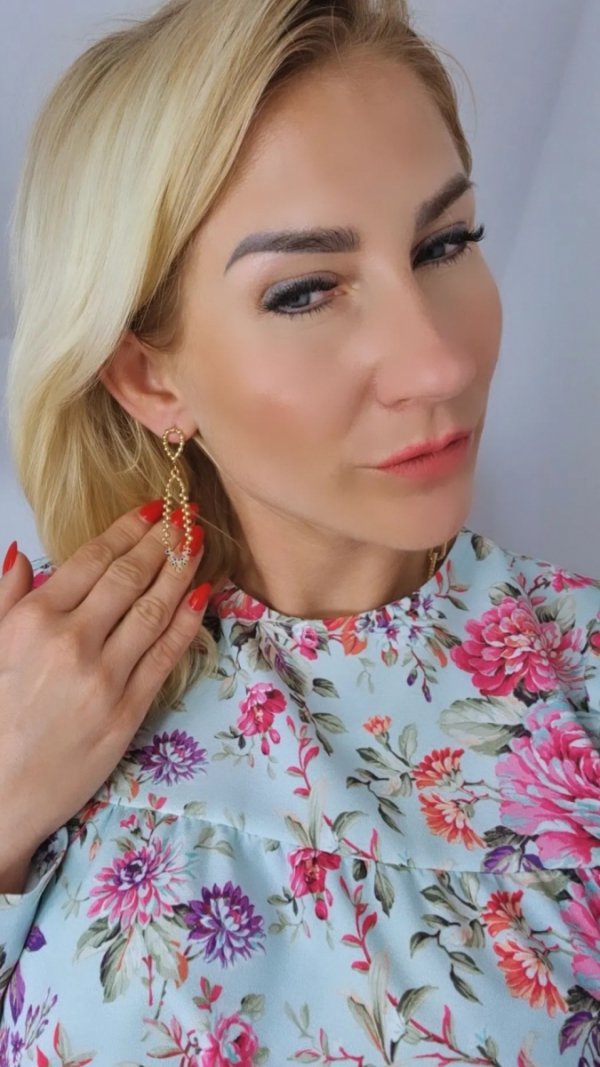 gold earrings made of stainless steel