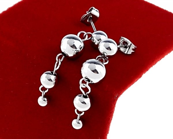 gold earrings made of stainless steel