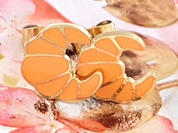gold earrings made of stainless steel