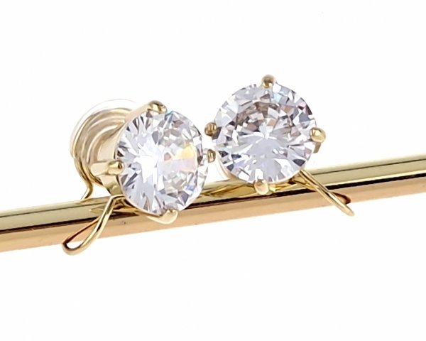 gold earrings made of stainless steel