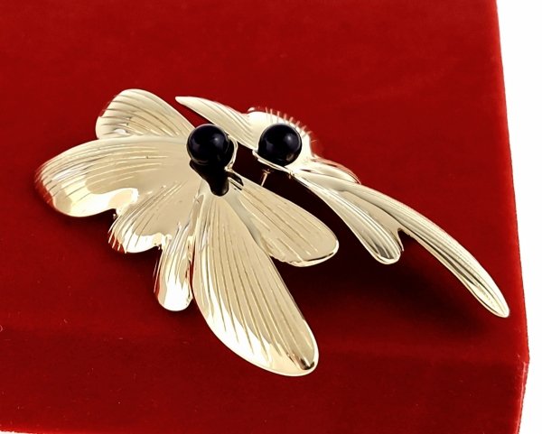 gold earrings made of stainless steel