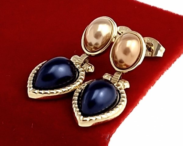 gold earrings made of stainless steel
