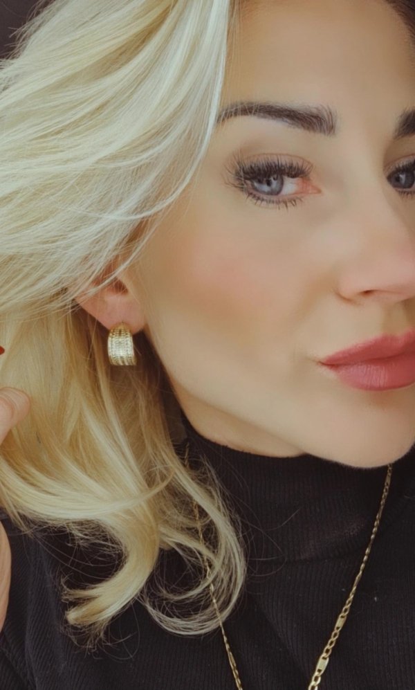 gold earrings made of stainless steel
