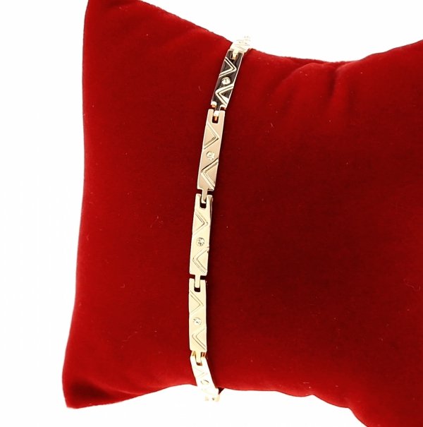 gold bracelet for a gold-plated leg