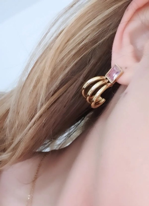 gold earrings made of stainless steel