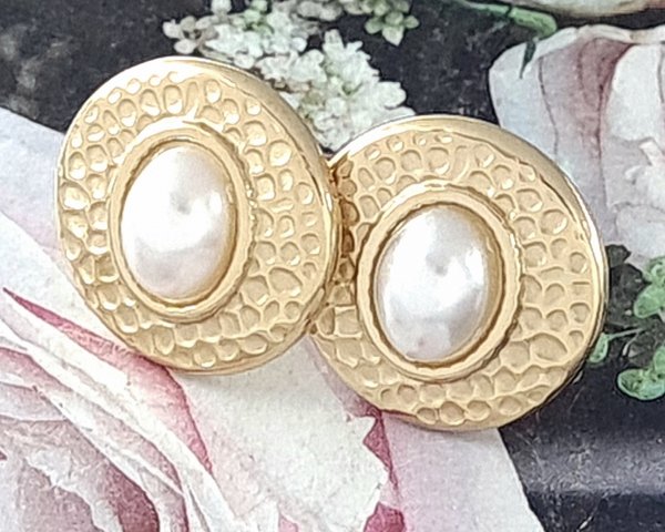 gold earrings made of stainless steel