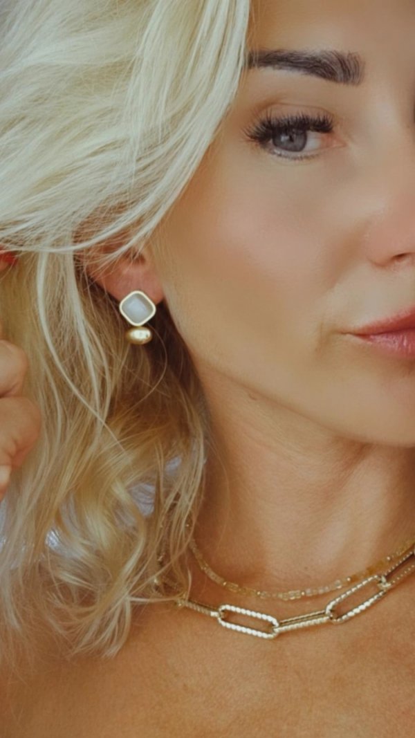 gold earrings made of stainless steel