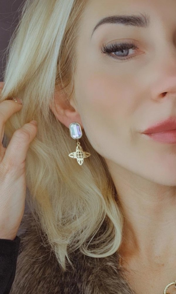 gold earrings made of stainless steel