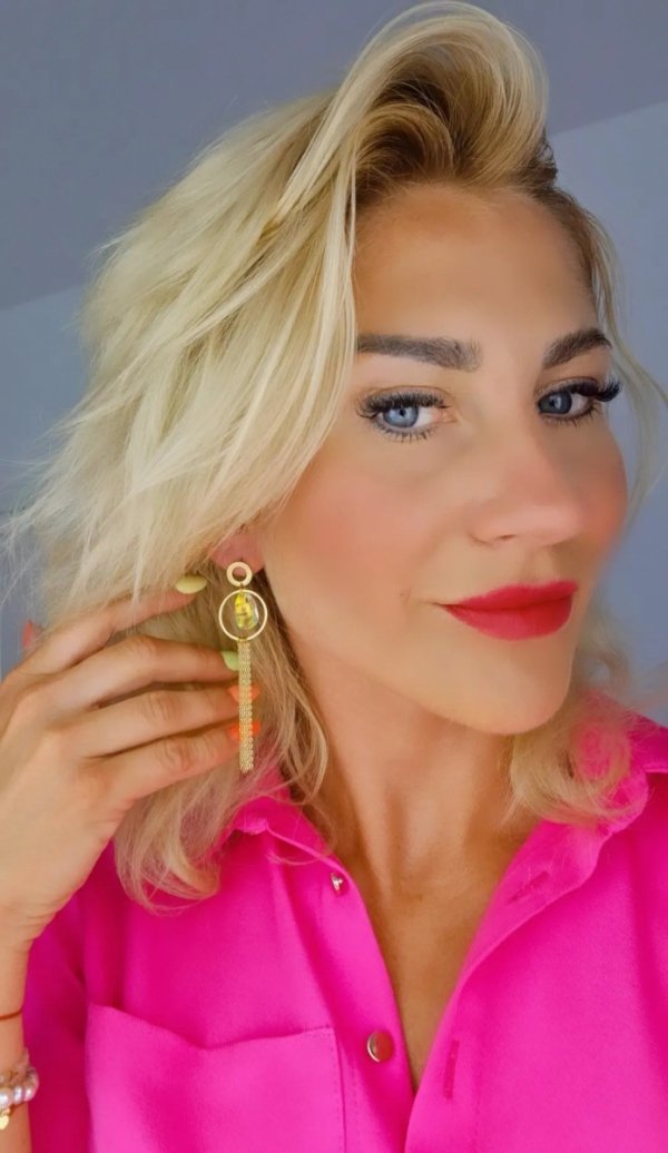 gold earrings made of stainless steel