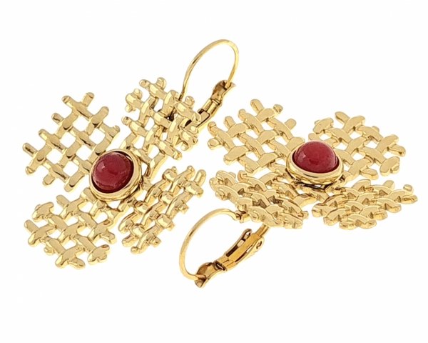 gold earrings made of stainless steel