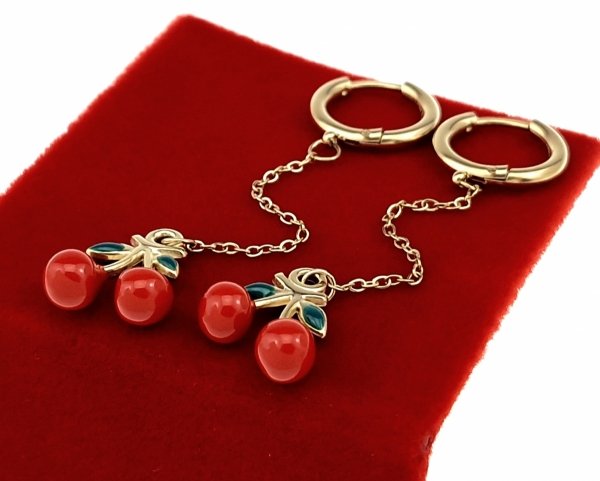 gold earrings made of stainless steel