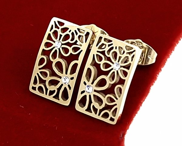 gold earrings made of stainless steel
