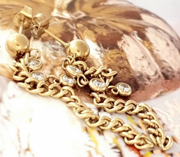 gold earrings made of stainless steel