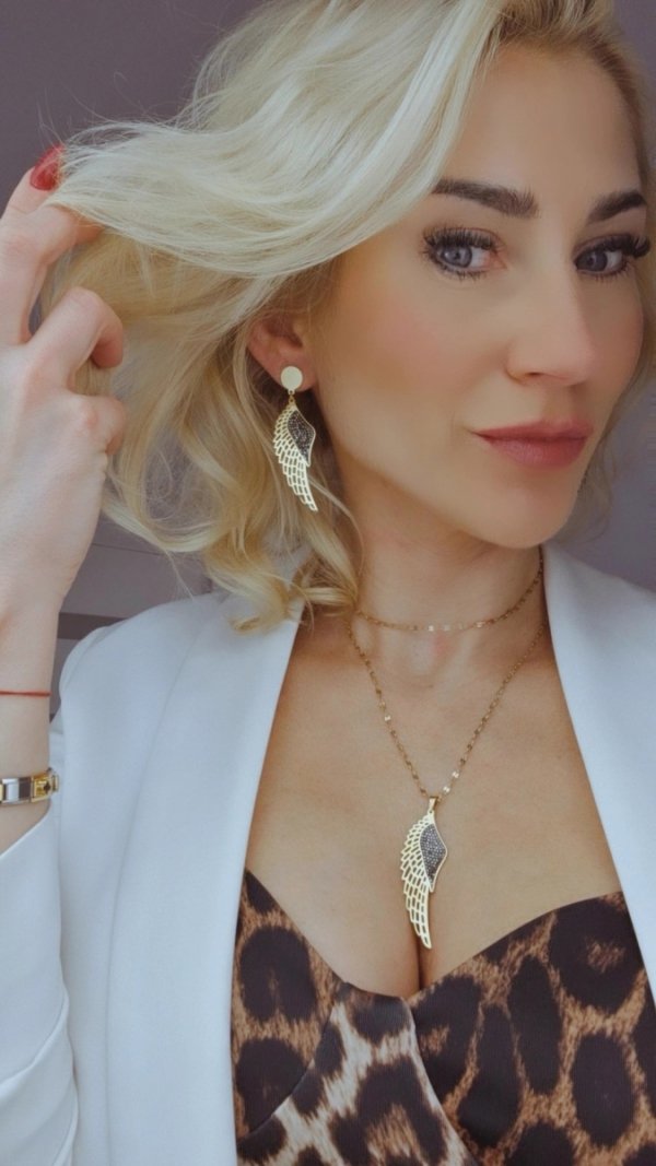 gold earrings made of stainless steel