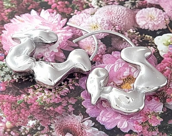gold earrings made of stainless steel