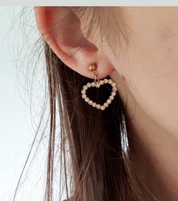 gold earrings made of stainless steel