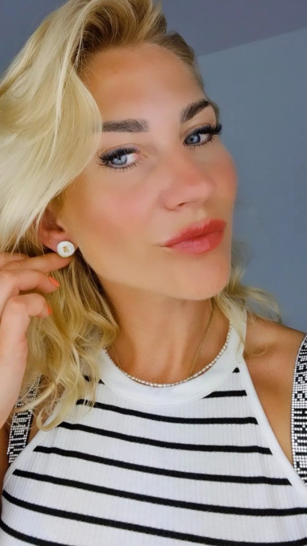 gold earrings made of stainless steel