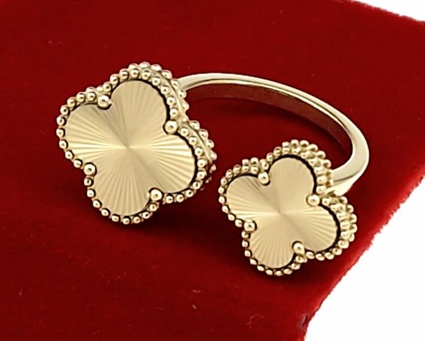 1737e Pierścionek złoty stal chirurgiczna 316L koniczyna marokańska 