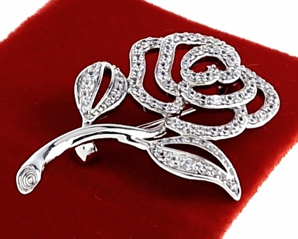 2913 Elegancka broszka srebrna cyrkonia przypinka pozłacana białym złotem Xuping