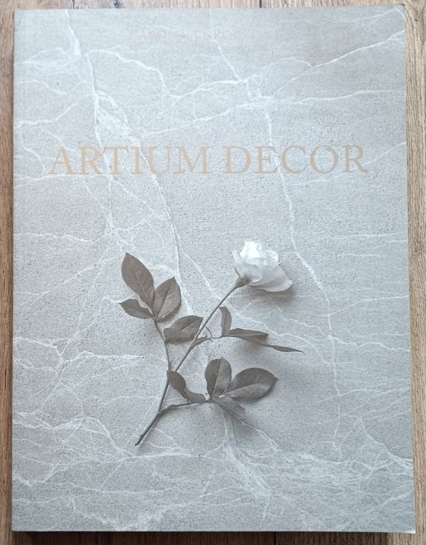 Karolina Grodziska Artium Decor. Cmentarz Rakowicki w tradycji Akademii Sztuk Pięknych im. Jana Matejki w Krakowie