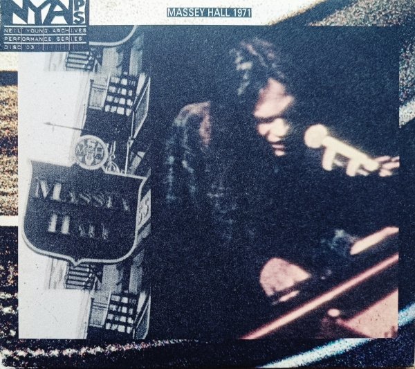 Neil Young Live at Massey Hall 1971 CD+DVD
