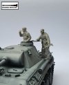 Ardennes Miniature 35020 WW2 PANZER COMMANDER AND GERMAN SOLDIER 1/35