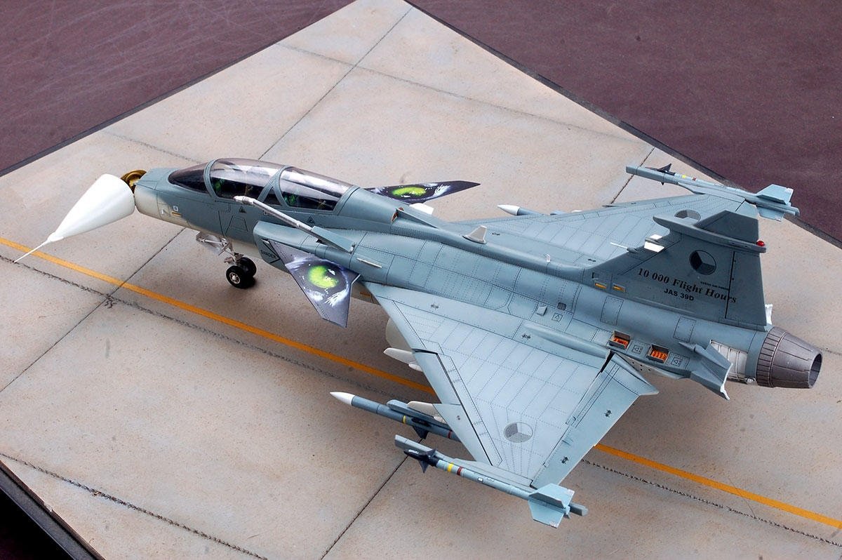 Kitty Hawk 80118 Jas-39B D Gripen (1:48) - jets - 1:48 - Military