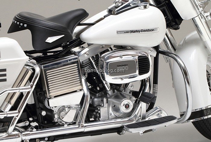 Tamiya 16038 Harley Davidson FLH1200 - Police Bike (1:6) - 1:6