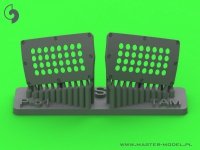 Master AM-32-136 P-51 Mustang - pokrywa wlotu powietrza do gaźnika - typ standardowy z otworami (do modelu Tamiya) 1/32