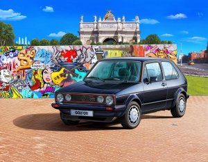 Revell 05694 35 Years VW Golf 1 GTI Pirelli (1:24)