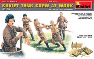 MiniArt 35153 Soviet Tank Crew at Work (Special Edition) (1:35)