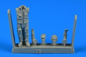 Aerobonus 480172 Soviet Aircraft Mechanic - the period of the Warsaw pact (1) 1/48