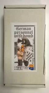 Copper State Models F48-005 German personnel - bomb loading 1:48