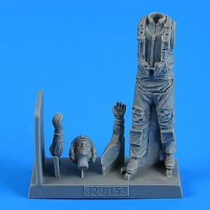 Aerobonus 320153 US NAVY Combat Pilot 1/32