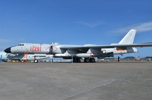 Trumpeter 03930 Xian H-6K Strategic Bomber 1/144