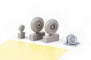 Eduard 648990 P-51B/ C wheels diamond tread 2 EDUARD 1/48