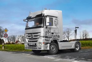 Revell 07425 Mercedes-Benz Actros MP3 (1:24)