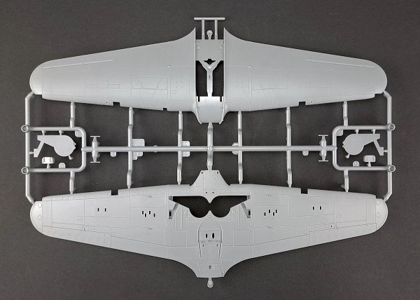 Arma Hobby 40008 Hurricane Mk IIb trop 1/48