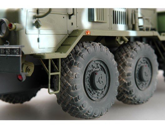Trumpeter 01005 MAZ/KZKT-537L Ballast Tractor (1:35)