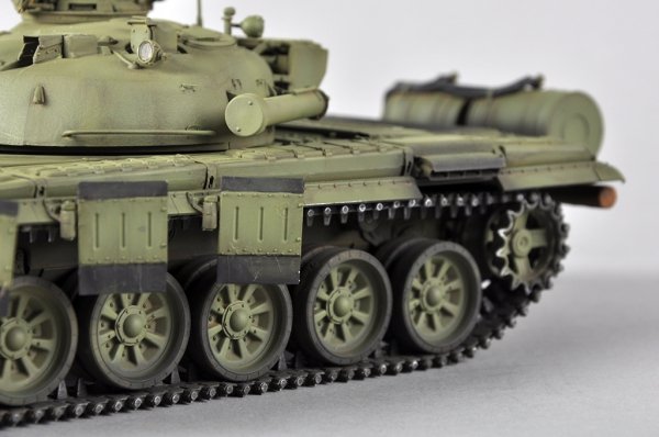 Trumpeter 09603 T-72M MBT 1/35