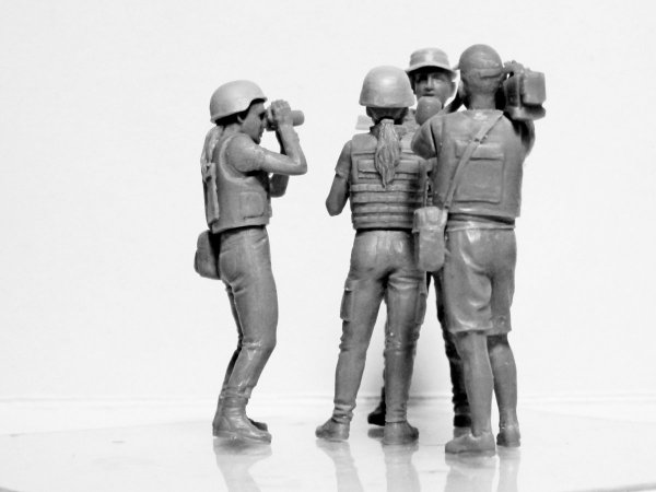 ICM 35751 Journalists in War 1/35