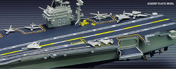Academy 14212 USS CVN-69 EISENHOWER 1/800
