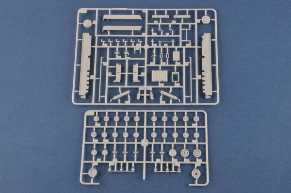 Hobby Boss 82961 German KARL-Geraet 040/041 on Railway Transport Carrier 1/72