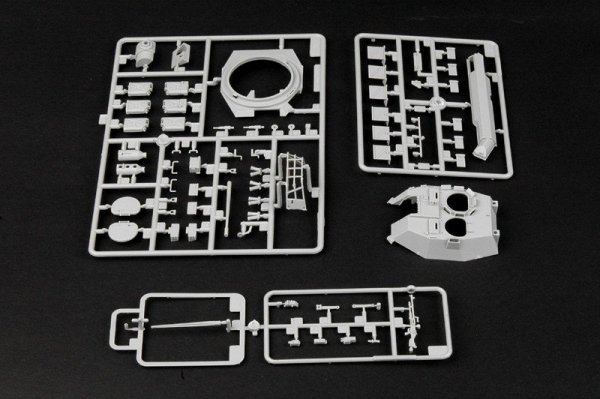 Trumpeter 01513 LAV-25 SLEP (1:35)