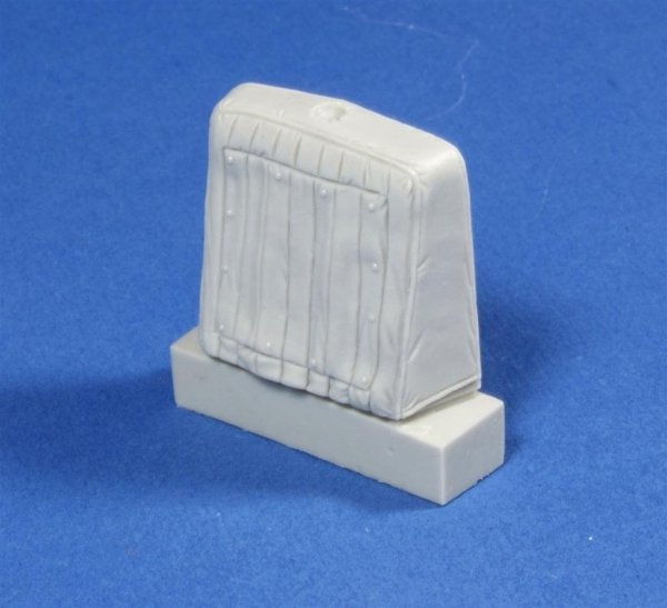 Panzer Art RE35-173 Cooler mask with canvas cover for Sd.Kfz 7 1/35