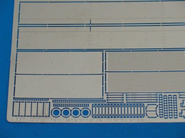 Aber 35213 French battle tank B1 bis version with narrow fenders (1:35)