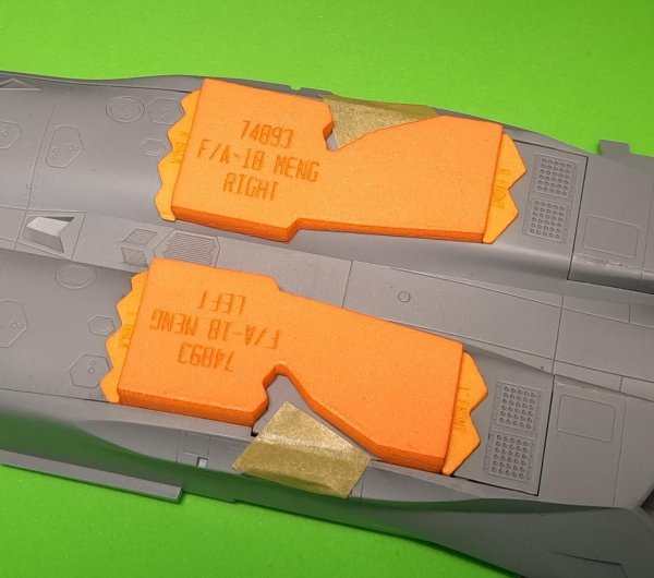 Omask 74893 F/A-18E / F / EA-18G wheelbay plugs (for Meng) 1/48