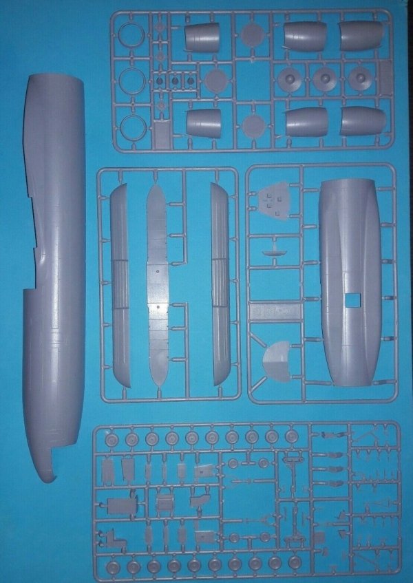 AMP 14405 McDonnell Douglas DC-10 Air Tanker 1/144